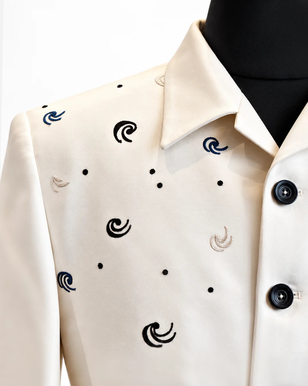 Ivory Embroidered Bandhgala Blazer with Artistic Motif